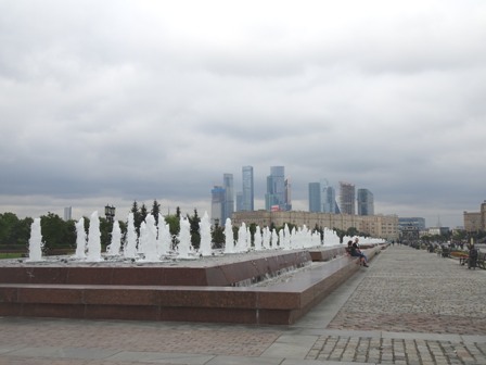 モスクワシティー噴水と.JPG
