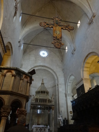 大聖堂聖ロヴォロ.jpg